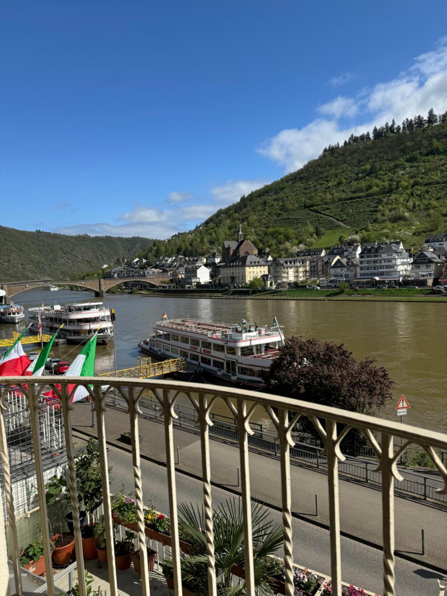 Holiday Apartment Mit Moselblick Im Moselhaus Cochem Eksteriør billede