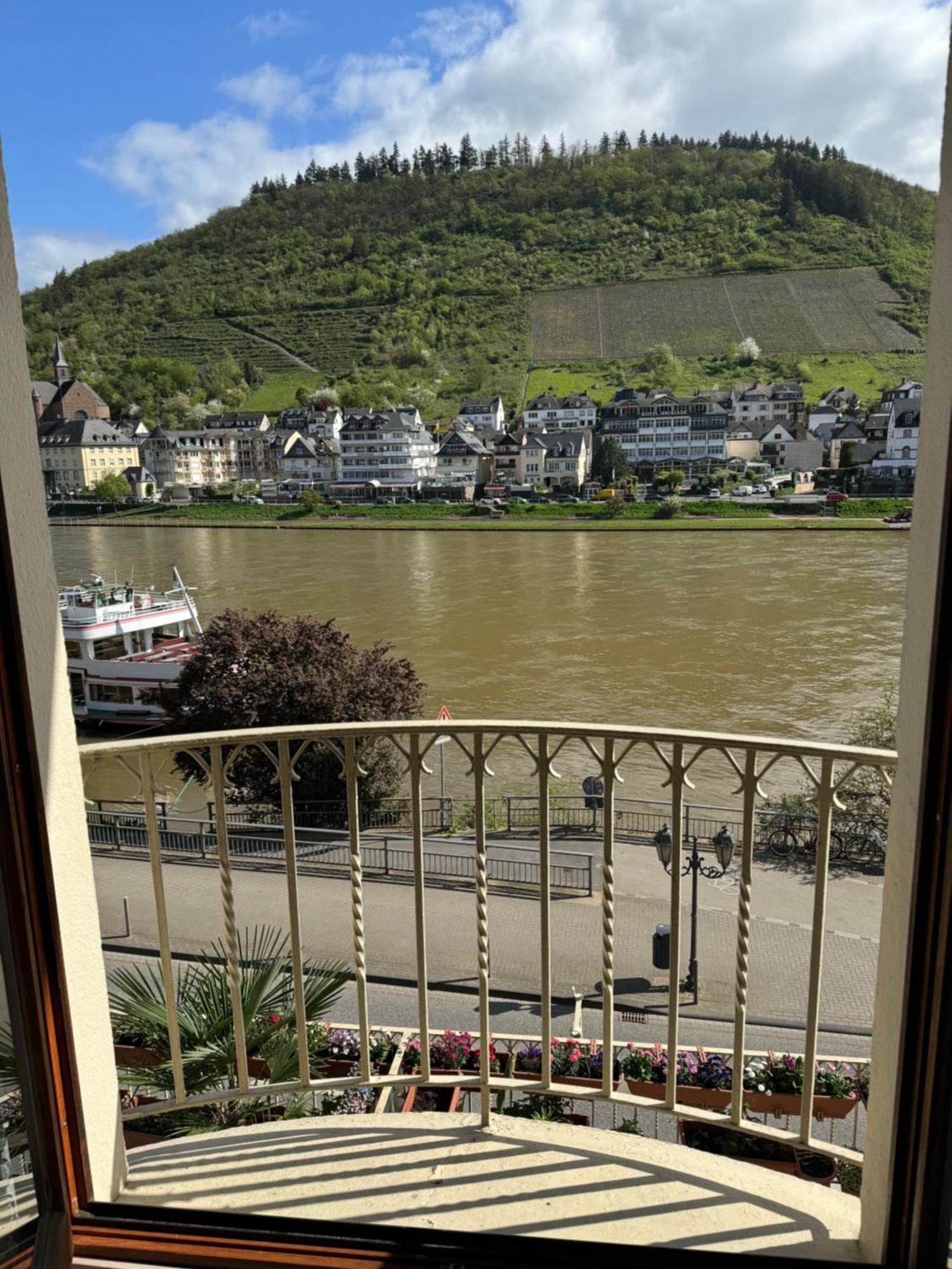 Holiday Apartment Mit Moselblick Im Moselhaus Cochem Eksteriør billede